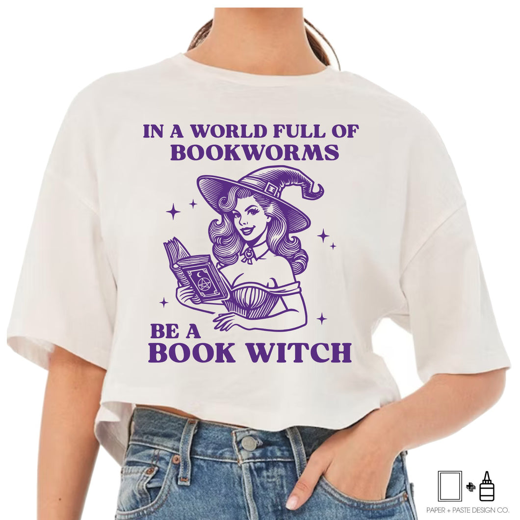 T-Shirt: Bookish Witch