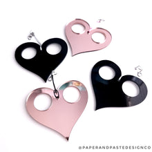 Load image into Gallery viewer, Keychain: Heart Shaped Self Defense Stabbie
